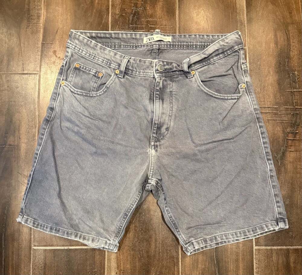 Zara Men's Faded Gray Denim Jean Shorts Size 34